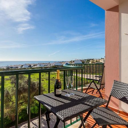 Lovely 2 Bedroom Apartment Including Pool, Stunning Ocean Views & Beach Closeby Luz Exterior foto