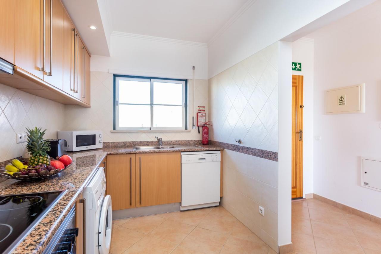 Lovely 2 Bedroom Apartment Including Pool, Stunning Ocean Views & Beach Closeby Luz Exterior foto