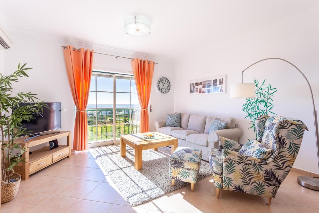 Lovely 2 Bedroom Apartment Including Pool, Stunning Ocean Views & Beach Closeby Luz Exterior foto