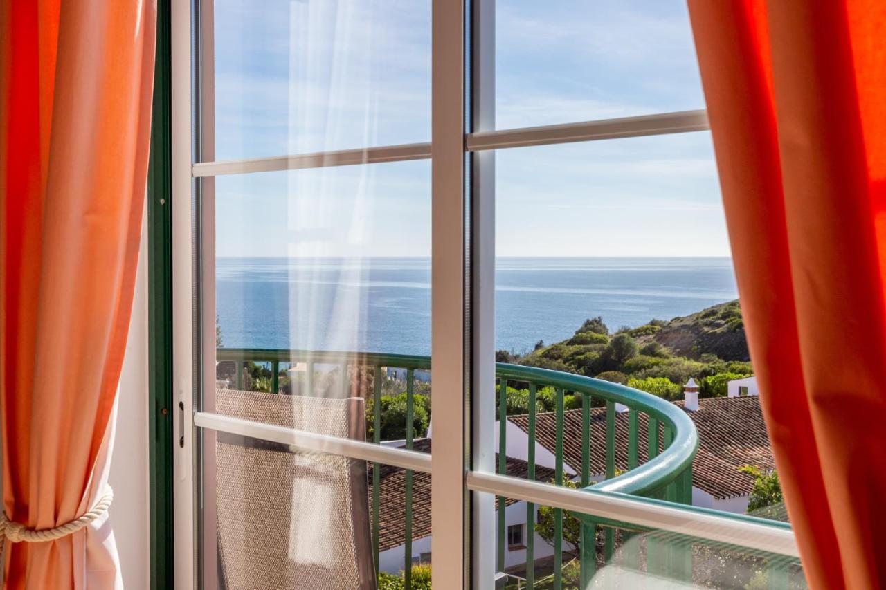 Lovely 2 Bedroom Apartment Including Pool, Stunning Ocean Views & Beach Closeby Luz Exterior foto
