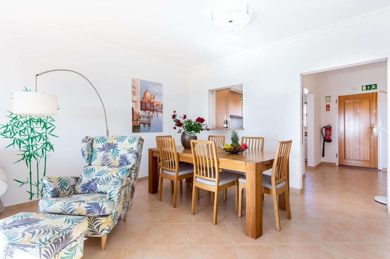 Lovely 2 Bedroom Apartment Including Pool, Stunning Ocean Views & Beach Closeby Luz Exterior foto