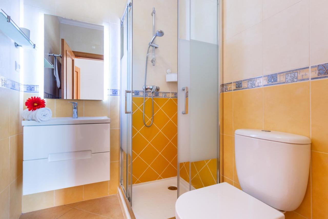 Lovely 2 Bedroom Apartment Including Pool, Stunning Ocean Views & Beach Closeby Luz Exterior foto